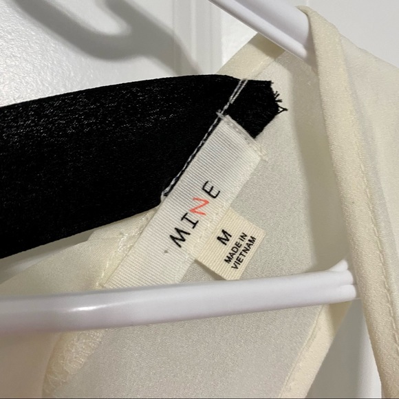 Women’s Top Size Medium - Picture 3 of 4